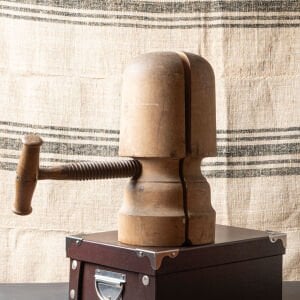 Burgu Vidalı Şapka Kalıbı