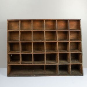 Koyu Renk Katrat Rafı