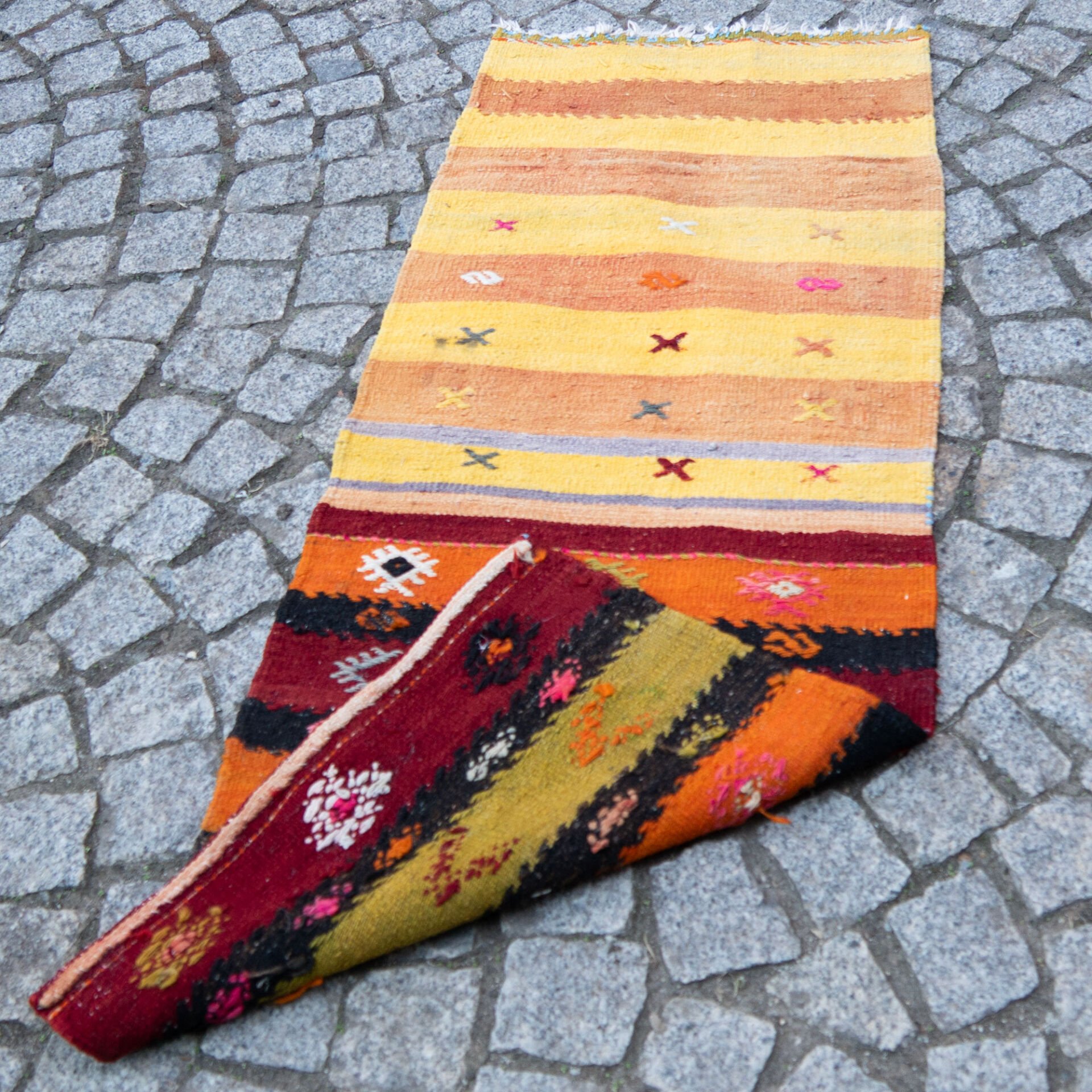 Renkli Kilim