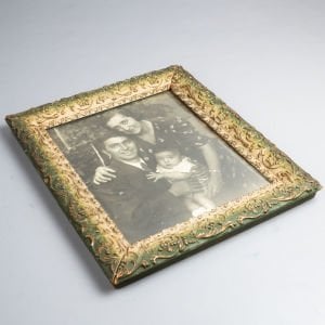 Ahşap Çerçeve ve Aile Fotoğrafı