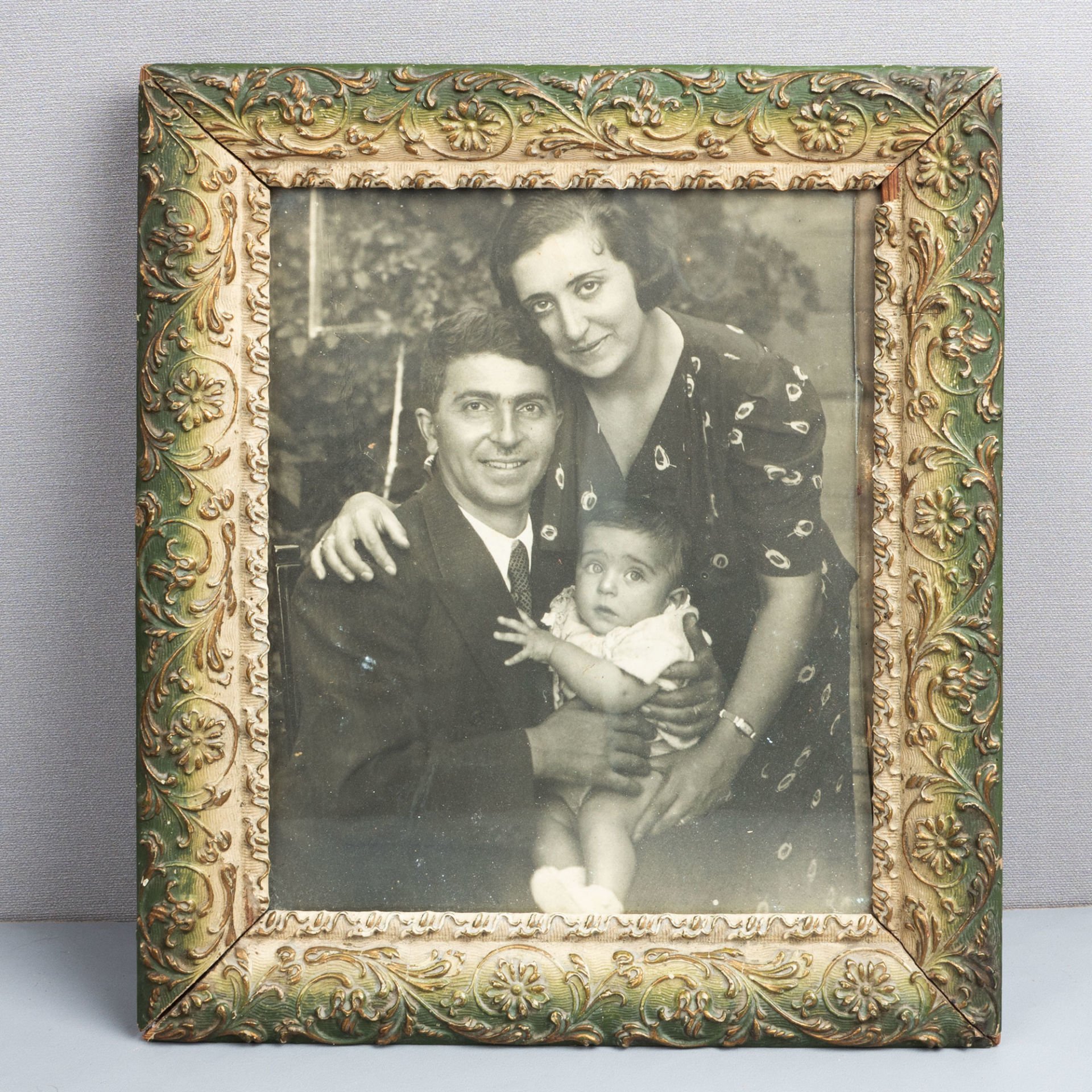 Ahşap Çerçeve ve Aile Fotoğrafı