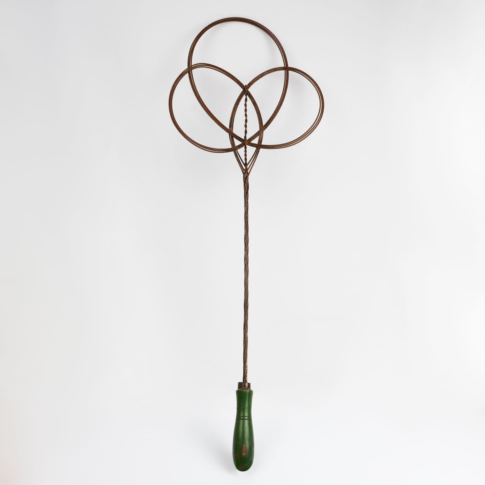 Yeşil Saplı Metal Halı Çırpıcı