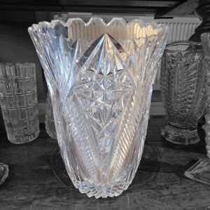 Büyük Kristal Vazo