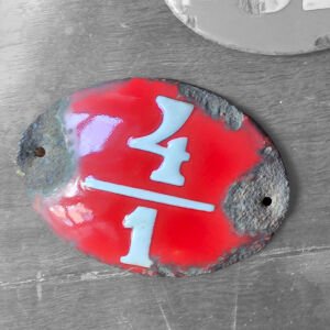 Kırmızı Kapı Numarası 4/1