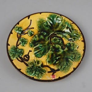 Asma Yapraklı Majolica Tabak
