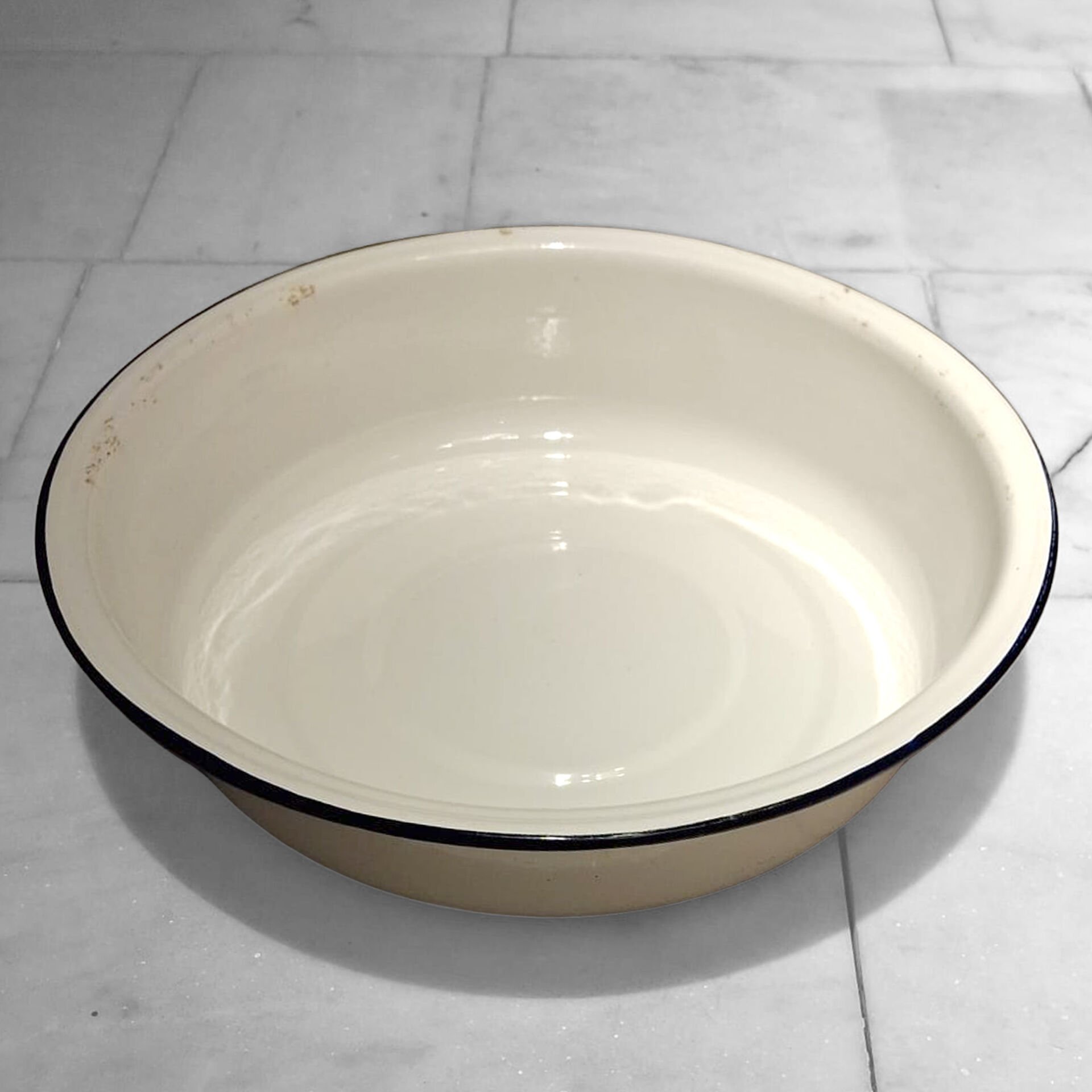 Beyaz Emaye Geniş Çanak