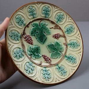 Üzüm Salkımlı Majolica Tabak