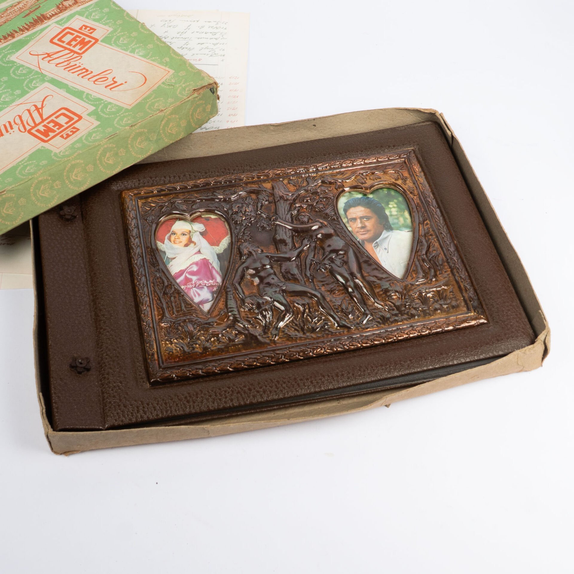 126 Çift Camlı Bakırlı Aşk Albümü