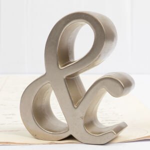 & Biçimli Heykelcik