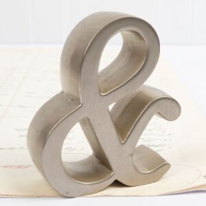 & Biçimli Heykelcik