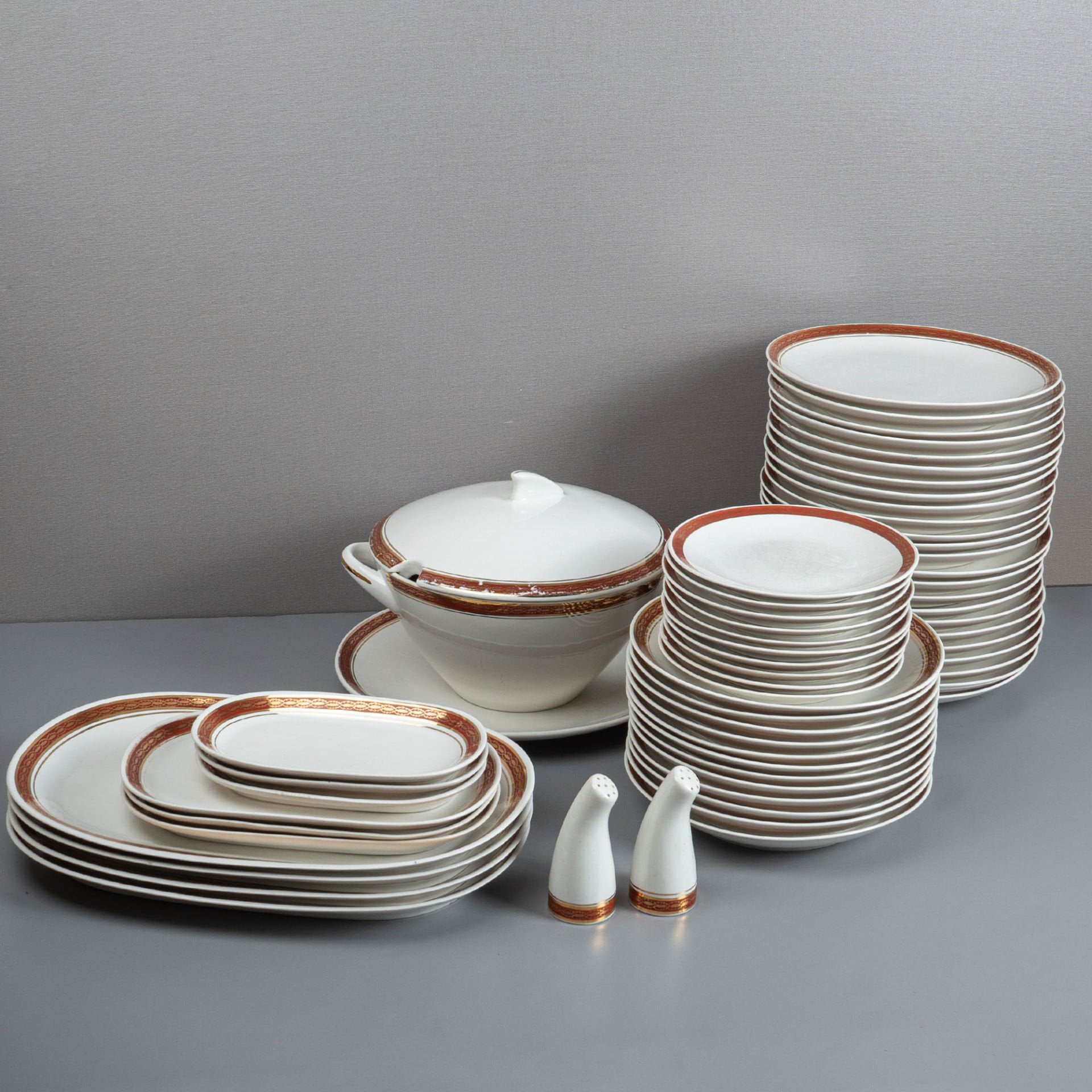 Yarımca Porselen Sümerbank  60 Parça Yemek Takımı