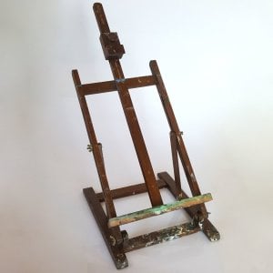 Boyalı Ahşap Masa Üzeri Şövalesi