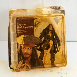 Kutusunda Kaptan Jack Sparrow Figürü