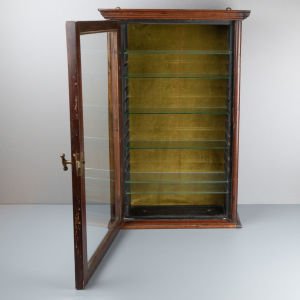 Ahşap Raflı Teşhir Vitrini