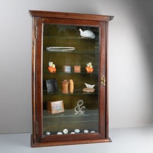 Ahşap Raflı Teşhir Vitrini