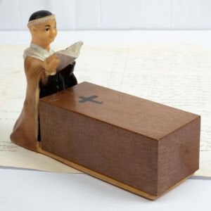 Tabutun Başındaki Rahip