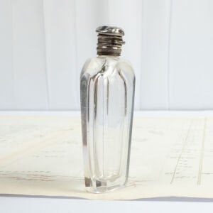 Gümüş Kapaklı Gül Yağı Şişesi