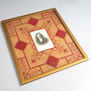 Kâğıt Üzerine Kanaviçeli Çerçeve