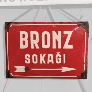 Bronz Sokağı Tabelası