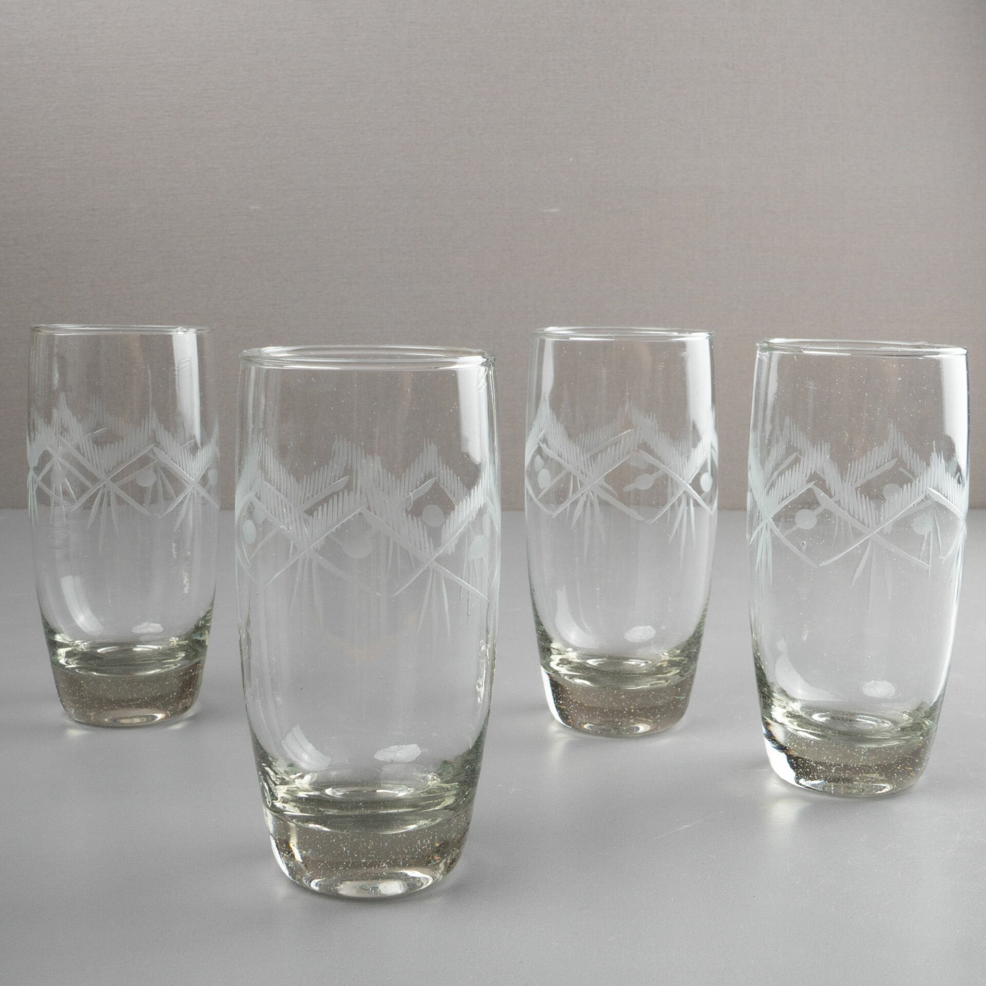 Kesme Desenli Göbekli 4 Bardak