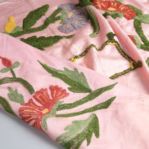 Pembe Saten İşlemeli Çerçeve