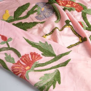 Pembe Saten İşlemeli Çerçeve