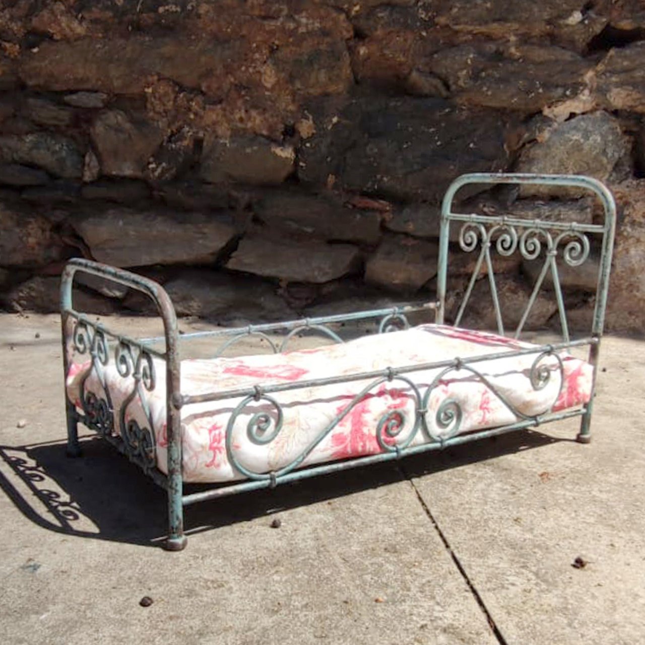 Ferforje Demir Oyuncak Bebek Yatağı