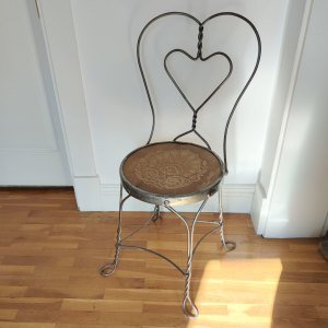 Metal Burgulu  Dondurma Dükkanı İskemleleri