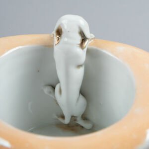 Silindir Şapka ve Köpek Kaşıklık