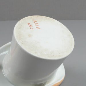 Silindir Şapka ve Köpek Kaşıklık