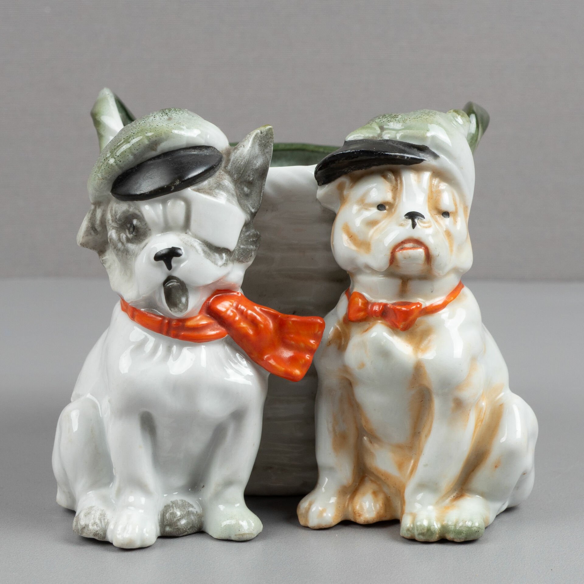 Çift Bulldog Çiçeklik-Kaşıklık