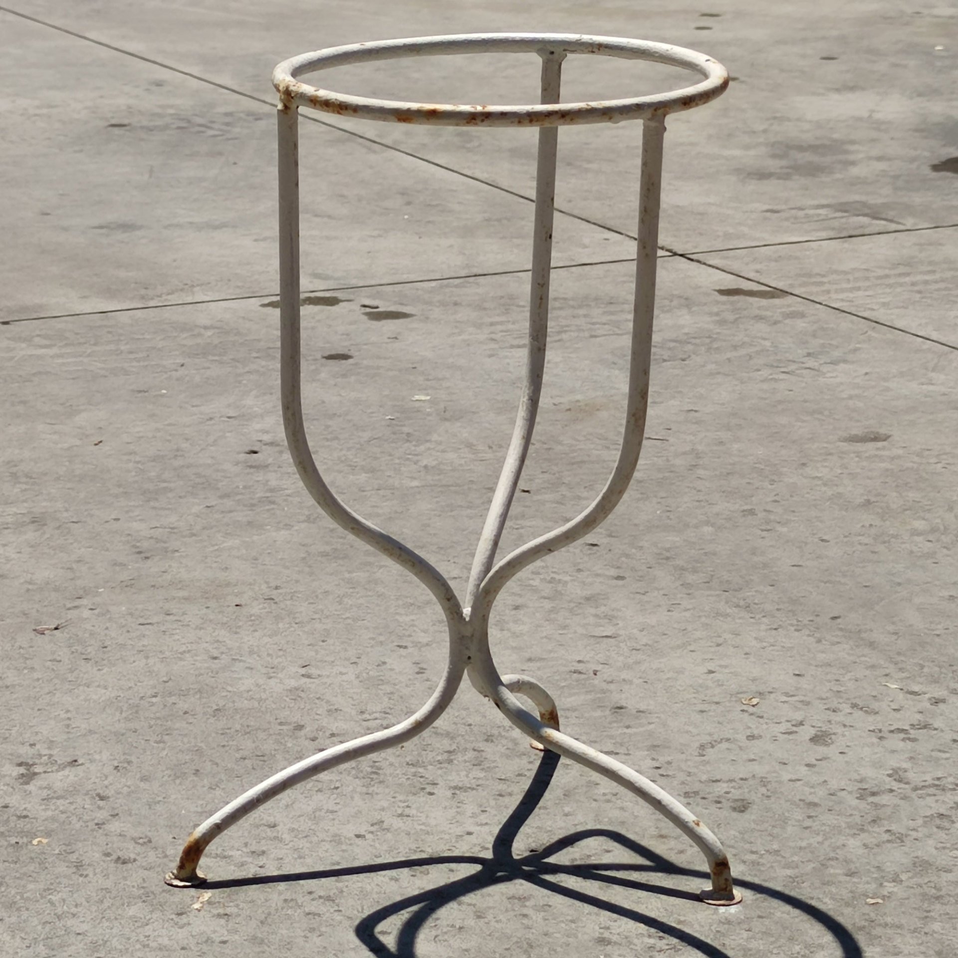 Demir Saksı Ayağı