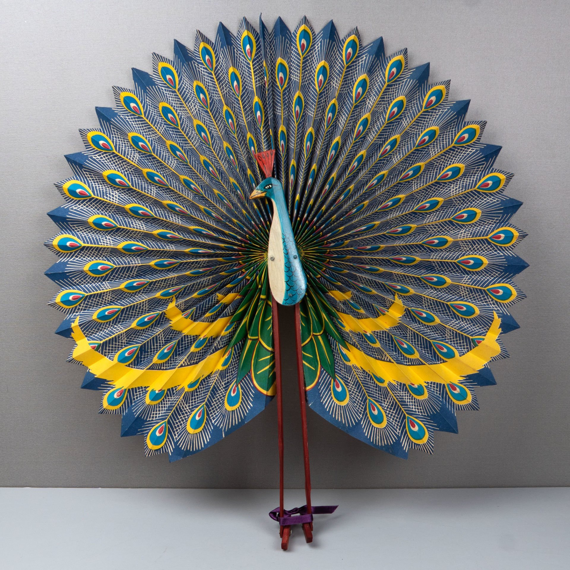 Tavus Kuşu Dev Yelpaze