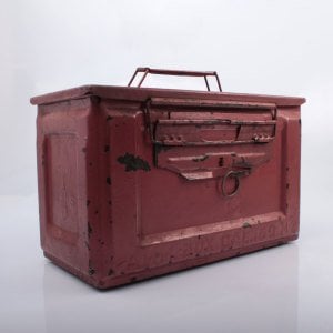 Pembe Metal Alet Çantası