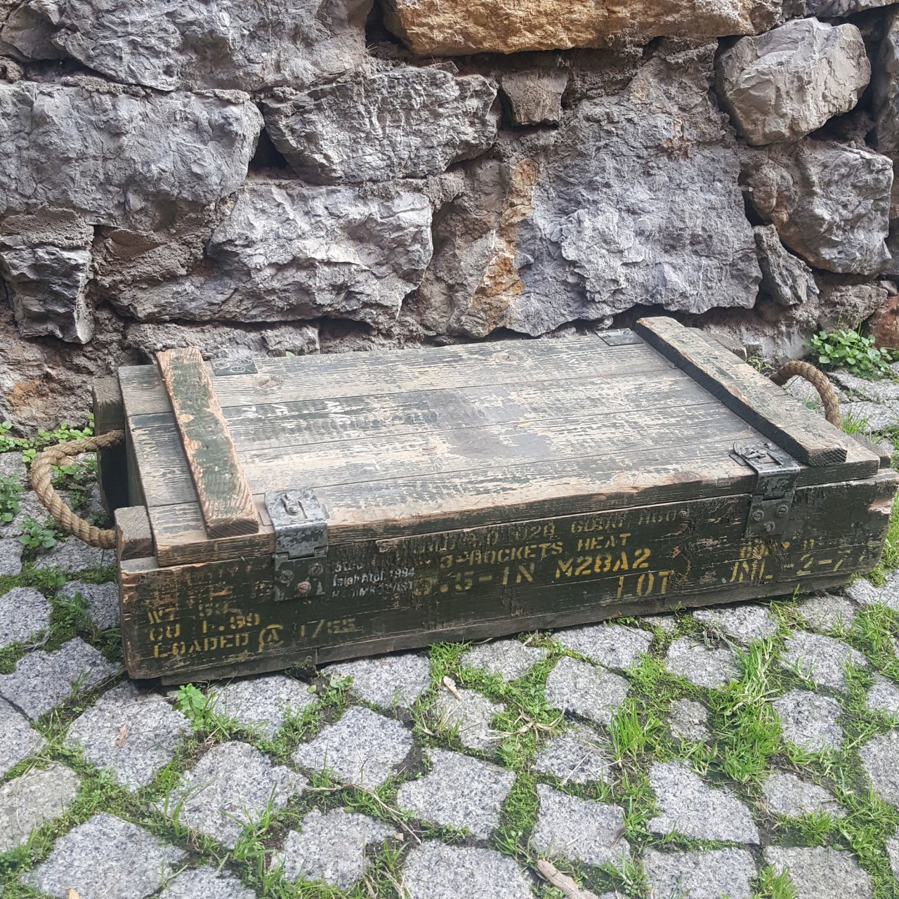 Yeşil Şablon Yazılı Sandık