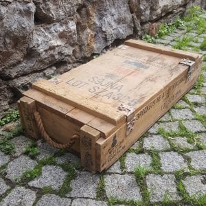 Bayrak Armalı Sandık