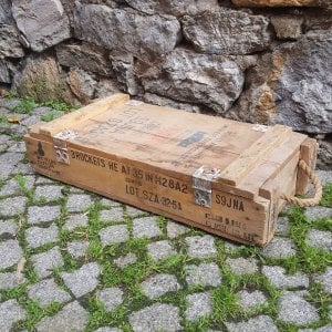 Bayrak Armalı Sandık