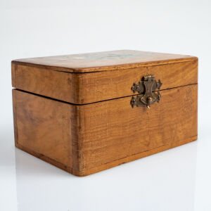 Menekşeli Nice Kutu