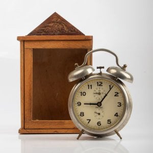 Peter Saatli Duvar Kutusu