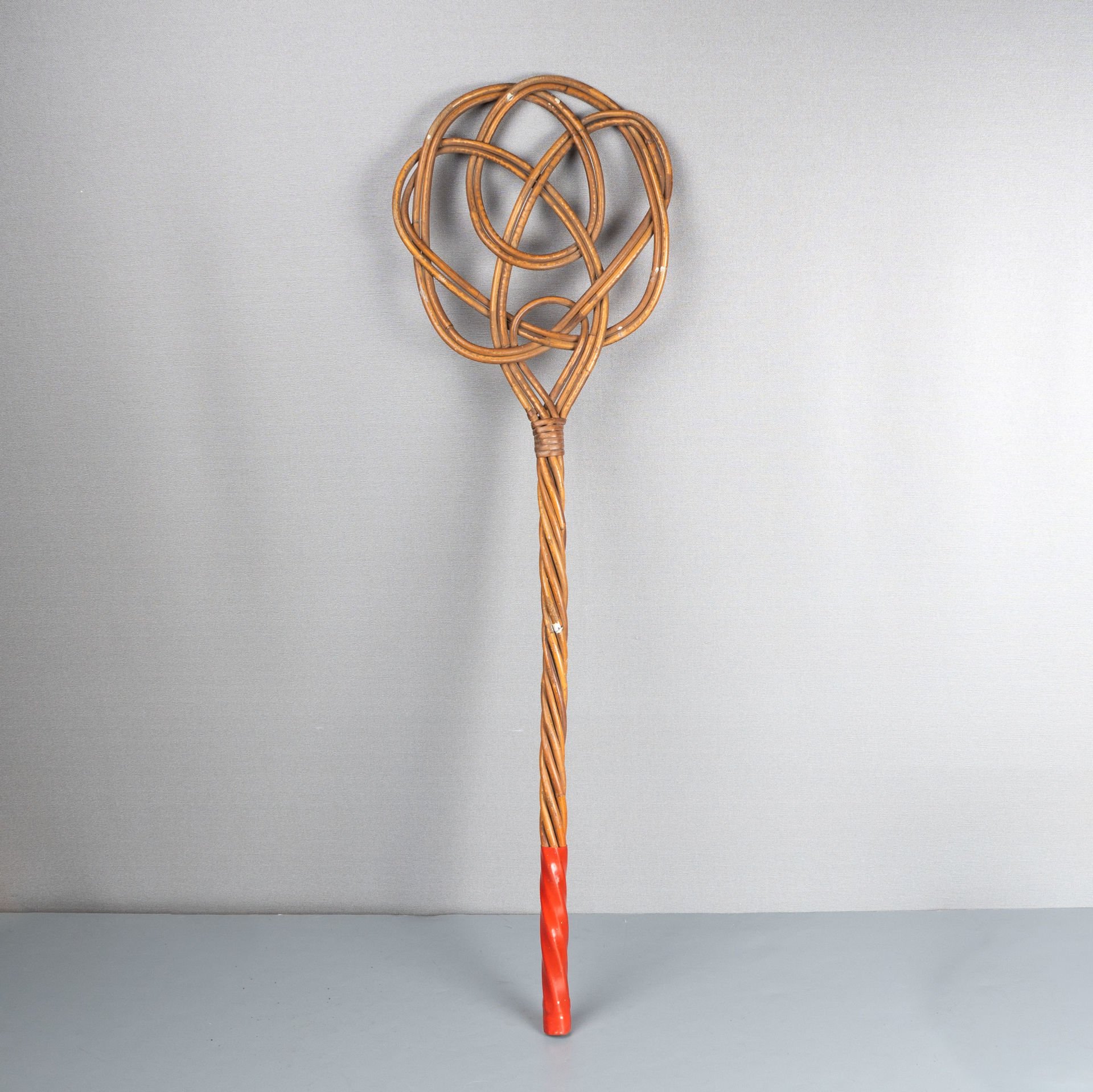 Kırmızı Saplı Halı Çırpıcı