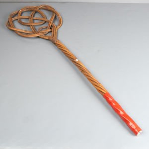 Kırmızı Saplı Halı Çırpıcı